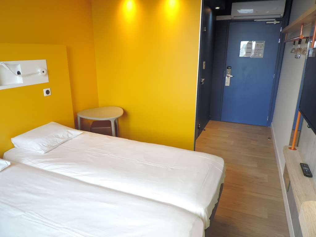 Ibis Budget Amiens Centre Gare Hotel Room photo